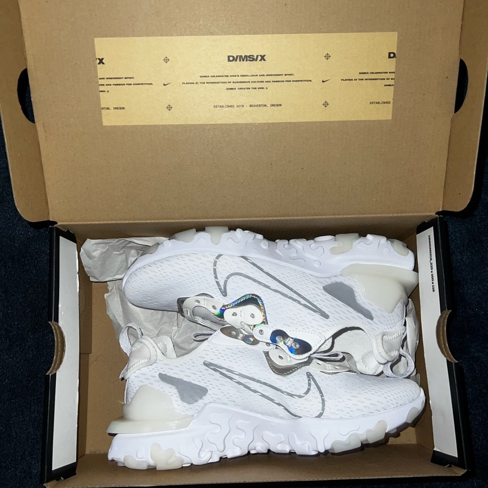 NEW Nike NSW React Vision ESS Shoes